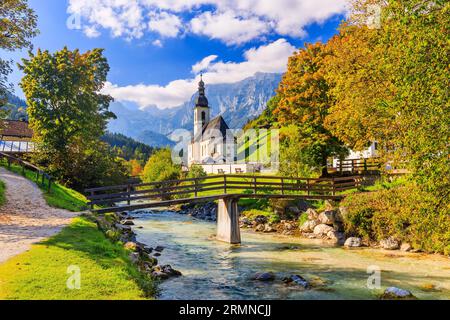 Nationalpark Berchtesgaden, Deutschland. Pfarrkirche St. Sebastian im Dorf Ramsau Stockfoto