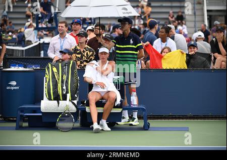 New York, Usa. 29. August 2023. Die belgische Yanina Wickmayer wurde während eines Tennisspiels zwischen der belgischen Wickmayer und der russischen Zvonareva in der ersten Runde der Women's Singles beim US Open Grand Slam-Tennisturnier 2023 in New York City, USA, am Dienstag, den 29. August 2023, abgebildet. BELGA FOTO TONY BEHAR Credit: Belga News Agency/Alamy Live News Stockfoto