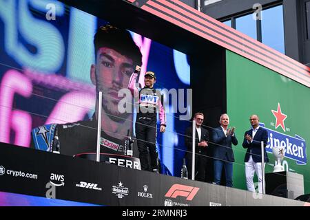 Zandvoort, Mezzolombardo, Niederlande. 27. August 2023. Der französische Fahrer Pierre Gasly (Alpine F1 Team) feiert auf dem Podium des FIA Formel-1-Grand Prix der Niederlande 2023 auf dem Zandvoort Circuit in Zandvoort, Niederlande. (Bild: © Daisy Facinelli/ZUMA Press Wire) NUR REDAKTIONELLE VERWENDUNG! Nicht für kommerzielle ZWECKE! Stockfoto