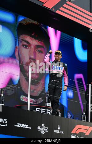 Zandvoort, Mezzolombardo, Niederlande. 27. August 2023. Der französische Fahrer Pierre Gasly (Alpine F1 Team) feiert auf dem Podium des FIA Formel-1-Grand Prix der Niederlande 2023 auf dem Zandvoort Circuit in Zandvoort, Niederlande. (Bild: © Daisy Facinelli/ZUMA Press Wire) NUR REDAKTIONELLE VERWENDUNG! Nicht für kommerzielle ZWECKE! Stockfoto