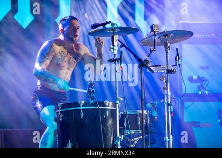 Leeds, Großbritannien. Sonntag, 27. August 2023 die britische Punkband Soft Play Slaves, Isaac Holman (Lead Vocals, Drums) und Laurie Vincent (Background Vocal) Stockfoto