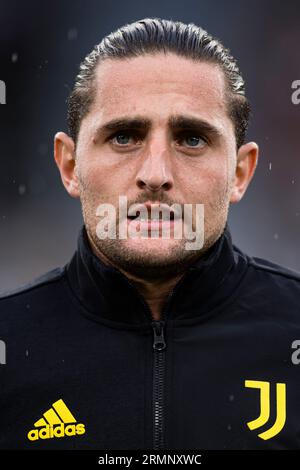 Adrien Rabiot vom Juventus FC schaut vor dem Fußballspiel der Serie A zwischen Juventus FC und Bologna FC nach. Stockfoto