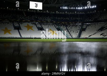 Der Gesamtüberblick auf das Allianz Stadion ist am Ende des Fußballspiels der Serie A zwischen dem FC Juventus und dem FC Bologna zu sehen. Stockfoto