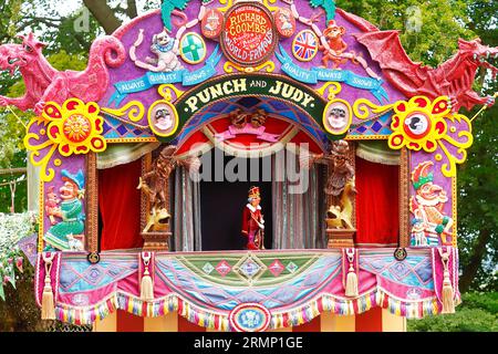 Punch & Judy Puppenshow in den Heights of Abraham in Matlock, Derbyshire, Großbritannien Stockfoto