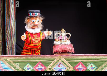 Punch & Judy Puppenshow in den Heights of Abraham in Matlock, Derbyshire, Großbritannien Stockfoto