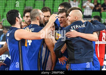 Italien feiert den Sieg gegen Kuba. Volleyball-Weltmeisterschaft 2022. Runde von 16 Stockfoto