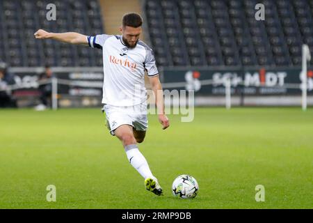 Swansea, Großbritannien. 29. August 2023. Matt Grimes von Swansea City Carabao Cup, Spiel der 2. Runde, Swansea City gegen AFC Bournemouth im Stadion Swansea.com in Swansea, Wales am Dienstag, den 29. August 2023. Dieses Bild darf nur zu redaktionellen Zwecken verwendet werden. Nur redaktionelle Verwendung, Bild von Andrew Orchard Sports Photography/Alamy Live News Stockfoto