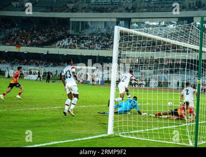 Kalkutta, Indien. 29. August 2023. Emami East Bengal tritt mit Elfmeterschießen am 29. August 2023 im VYBK-Stadion in Kalkutta in das Finale des Durand-23-Turniers ein Stockfoto