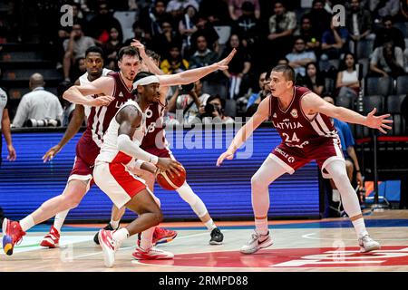 Jakarta, Indonesien. 29. August 2023. Shai Gilgeous-Alexander aus Kanada tritt am 29. August 2023 beim FIBA-WM-Spiel der Gruppe H 2023 zwischen Kanada und Lettland in Jakarta, Indonesien, an. Quelle: Agung Kuncahya B./Xinhua/Alamy Live News Stockfoto