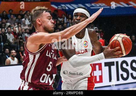 Jakarta, Indonesien. 29. August 2023. Shai Gilgeous-Alexander aus Kanada bricht beim FIBA-WM-Spiel 2023 der Gruppe H zwischen Kanada und Lettland in Jakarta, Indonesien, am 29. August 2023 durch. Quelle: Agung Kuncahya B./Xinhua/Alamy Live News Stockfoto