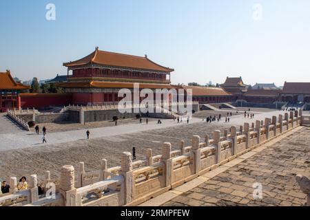 Taihemen (Tor der Obersten Harmonie) ist das größte Palasttor der Verbotenen Stadt, das 1420 errichtet wurde und eine Gesamtfläche von 1300 Quadratmetern hat, Peking, Stockfoto