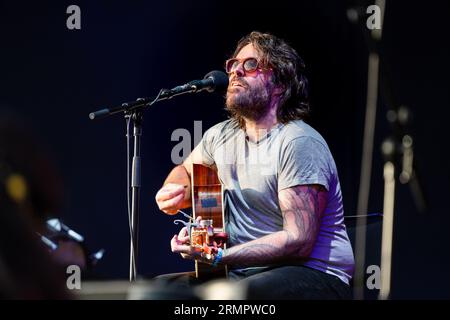 Daragh Lynch von der irischen Folk-Band LANKUM auf der Mountain Stage beim Green man Festival in Wales, Großbritannien, August 2023. Foto: Rob Watkins Stockfoto