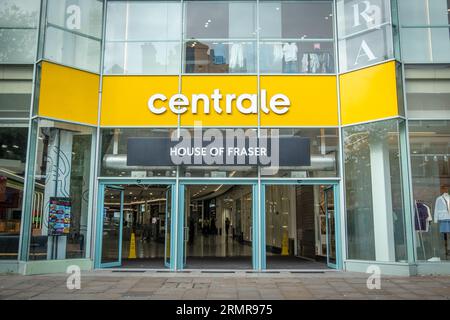 CROYDON, LONDON - 29. AUGUST 2023: Einkaufszentrum Centrale im Stadtzentrum von Croydon Stockfoto