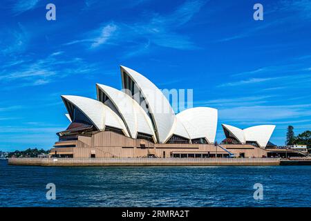 Sydney Opera House an einem heißen Sommertag. Stockfoto