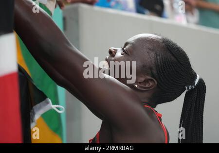 Budapest, Hongrie. 27. August 2023. Mary Moraa (KEN) Goldmedaille, Frauen 800 M während der Leichtathletik-Weltmeisterschaften 2023 am 27. August 2023 in Nemzeti Atletikai Kozpont in Budapest, Ungarn - Foto Laurent Lairys/DPPI Credit: DPPI Media/Alamy Live News Stockfoto