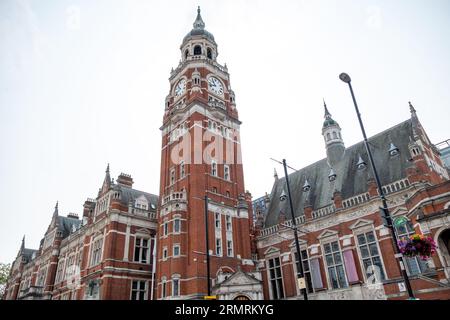 CROYDON, LONDON – 29. AUGUST 2023: Croydon Town Hall – ratsgebäude in der Katharine Street, Croydon, das als Hauptquartier für Croydon London dient Stockfoto