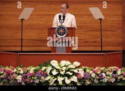 (140728) -- MANILA, 28. Juli 2014 (Xinhua) -- der philippinische Präsident Benigno Aquino III hält seine fünfte Rede zur Lage der Nation (SONA) während der gemeinsamen Sitzung des 16. Kongresses im Batasang Pambansa in Quezon City, Philippinen, 28. Juli 2014. Der philippinische Präsident Benigno Aquino III am Montag legte in seiner SONA die Errungenschaften seiner Regierung nach der Einreichung von drei Anklagen gegen ihn dar. (Xinhua) PHILIPPINEN-PRÄSIDENT-SONA PUBLICATIONxNOTxINxCHN Manila Juli 28 2014 XINHUA der philippinische Präsident Benigno Aquino III hält seine fünfte Rede zur Lage der Nation Stockfoto