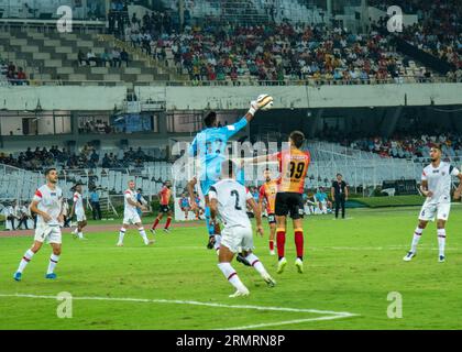 Kalkutta, Indien. 29. August 2023. Emami East Bengal tritt am 29. August 2023 mit Elfmeterschießen gegen den FC North East United im VYBK-Stadion in Kalkutta in das Finale ein (Foto: Amlan Biswas/Pacific Press/SIPA USA) Credit: SIPA USA/Alamy Live News Stockfoto