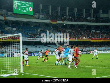 Kalkutta, Indien. 29. August 2023. Emami East Bengal tritt am 29. August 2023 mit Elfmeterschießen gegen den FC North East United im VYBK-Stadion in Kalkutta in das Finale ein (Foto: Amlan Biswas/Pacific Press/SIPA USA) Credit: SIPA USA/Alamy Live News Stockfoto