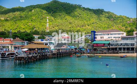 23.-2023. April-Ko Tao Thailand-Ankunfts- oder Abfahrtsponton für Touristen, die auf die Insel kommen Stockfoto