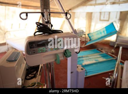 (140817) -- LAKKA, -- Foto aufgenommen am 16. August 2014 zeigt medizinische Geräte im Lakka ebola Behandlungszentrum in Lakka, Sierra Leone. Nach Angaben der lokalen Arbeiter wird erwartet, dass das neue Lakka ebola-Behandlungszentrum im westlichen Teil von Sierra Leone in der nächsten Woche in Betrieb genommen wird. )(lyi) SIERRA LEONE-LAKKA-EBOLA-NEW TREATMENT CENTER MengxChenguang PUBLICATIONxNOTxINxCHN Lakka Foto aufgenommen AM 16. August 2014 zeigt medizinische Ausrüstung IM Lakka Ebola Treatment Center in Lakka Sierra Leone nach lokalen Arbeitern das New Lakka Ebola Treatment Center in der westlichen Gegend von Sierra Leone Stockfoto