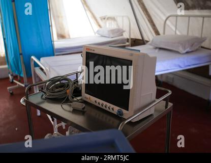 (140817) -- LAKKA, -- Foto aufgenommen am 16. August 2014 zeigt medizinische Geräte im Lakka ebola Behandlungszentrum in Lakka, Sierra Leone. Nach Angaben der lokalen Arbeiter wird erwartet, dass das neue Lakka ebola-Behandlungszentrum im westlichen Teil von Sierra Leone in der nächsten Woche in Betrieb genommen wird. )(lyi) SIERRA LEONE-LAKKA-EBOLA-NEW TREATMENT CENTER MengxChenguang PUBLICATIONxNOTxINxCHN Lakka Foto aufgenommen AM 16. August 2014 zeigt medizinische Ausrüstung IM Lakka Ebola Treatment Center in Lakka Sierra Leone nach lokalen Arbeitern das New Lakka Ebola Treatment Center in der westlichen Gegend von Sierra Leone Stockfoto