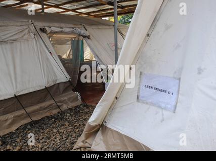 (140817) -- LAKKA, -- Foto aufgenommen am 16. August 2014 zeigt medizinische Räume des Lakka ebola-Behandlungszentrums, das in Lakka, Sierra Leone, im Bau ist. Nach Angaben der lokalen Arbeiter wird erwartet, dass das neue Lakka ebola-Behandlungszentrum im westlichen Teil von Sierra Leone in der nächsten Woche in Betrieb genommen wird. )(lyi) SIERRA LEONE-LAKKA-EBOLA-NEW TREATMENT CENTER linxxiaowei PUBLICATIONxNOTxINxCHN Lakka Foto aufgenommen AM 16. August 2014 zeigt medizinische Räume des Lakka Ebola Treatment Center im Bau in Lakka Sierra Leone nach lokalen Arbeitern das neue Lakka Ebola Treatment Center im We Stockfoto