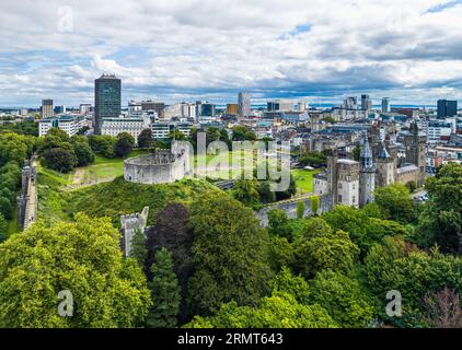 Cardiff Castle von einer Drohne, Cardiff, Wales, England, Europa Stockfoto