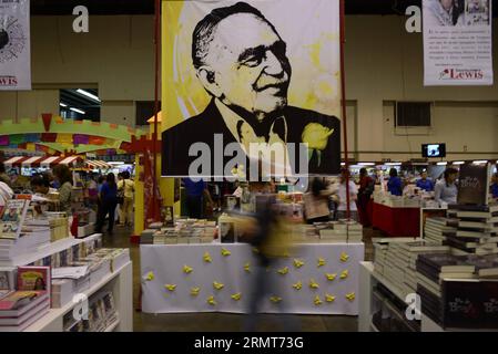 Die Menschen besuchen die 10. Ausgabe der Internationalen Buchmesse Panamas in Panama City, der Hauptstadt Panamas, am 19. August 2014. Die Messe eröffnete am Dienstag mit Mexiko als Gastland. Oraganizer erwarten über 100.000 Besucher während der Buchmesse. Mauricio Valenzuela) (bxq) PANAMA-PANAMA-STADT-KULTUR-BUCH-MESSE und Mauricio PUBLICATIONxNOTxINxCHN Prominente Besuchen Sie die 10. Ausgabe der Panama S International Book Fair in Panama City Hauptstadt von Panama AM 19. August 2014 die Messe wurde AM Dienstag eröffnet, mit Mexiko, da das Gastland erwartet, dass über 100 000 Besucher während der Buchmesse sind Mauricio V. Stockfoto