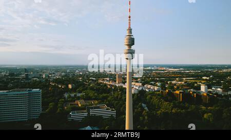 Stadtbild Florianturm oder Florian Tower Telekommunikationsturm und Westfalenpark in Dortmund, Deutschland Stockfoto