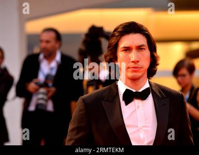 (140831) -- VENEDIG, 31. Aug. 2014 -- Schauspieler Adam Driver posiert auf dem roten Teppich für hungrige Herzen, der für den Hauptwettbewerb während des 71. Filmfestivals in Venedig am 31. Aug. 2014 in Lido of Venice, Italien, ausgewählt wurde. ) ITALIEN-VENEDIG-FILM FESTIVAL-HUNGRY HEARTS XuxNizhi PUBLICATIONxNOTxINxCHN Venice Aug 31 2014 Schauspieler Adam Driver posiert AUF dem Roten Teppich für Hungry Hearts, der für den Hauptwettbewerb während des 71. Venedig Film Festivals in Lido of Venice Italy AM 31 2014. Aug ausgewählt WIRD. Venedig Film Festival Hungry Hearts PUBLICATIONxNOTxINxCHN Stockfoto