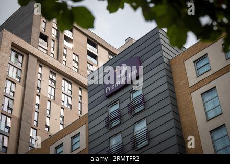 CROYDON, LONDON – 29. AUGUST 2023: Premier Inn, Croydon – größte Hotelkette in Großbritannien Stockfoto