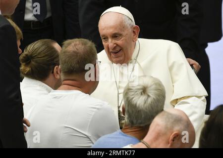 Vatikanstadt, Italien. 30. August 2023. Papst Franziskus während der Generalaudienz vom 30. August 2023, Aula Paolo VI., Vatikanstadt. Quelle: Live Media Publishing Group/Alamy Live News Stockfoto