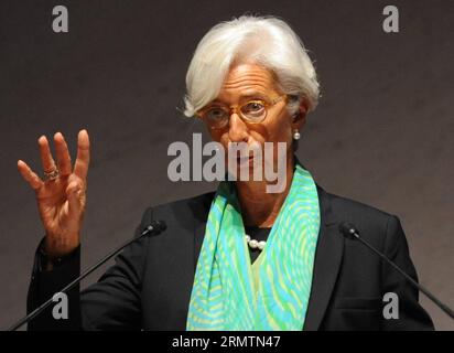 (140912) -- TOKIO, 12. September 2014 -- die Geschäftsführerin des Internationalen Währungsfonds (IWF) Christine Lagarde spricht während des Eröffnungsforums der Weltversammlung für Frauen in Tokio oder WAW! Tokio, in Tokio, Japan, am 12. September 2014. OH, NEIN! Tokio 2014 wird am Samstag auch einen Rundtischgespräch mit Teilnehmern aus Japan und Übersee führen. ) JAPAN-TOKIO-WELTVERSAMMLUNG FÜR FRAUEN Stringer PUBLICATIONxNOTxINxCHN Tokio 12. September 2014 Geschäftsführerin des Internationalen Währungsfonds IWF Christine Lagarde spricht während des Eröffnungsforums der Weltversammlung für Frauen in Tokio oder WAW T Stockfoto