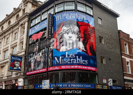 London, Vereinigtes Königreich. 2. August 2023 Les Misérables West End Musical Production im Sondheim Theatre, London, Vereinigtes Königreich. Stockfoto