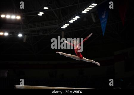 (140925) -- INCHEON, 25. September 2014 -- Shang Chunsong aus China tritt während des weiblichen Beam-Finales der Turnerei bei den 17. Asienspielen in Incheon, Südkorea, 25. September 2014 auf. Shang Chunsong erhielt die Bronzemedaille mit 14,300 Punkten. )(mcg) (SP)SÜDKOREA-INCHEON-17th ASIAN GAMES-GYMNASTICS ARTISTIC ZhengxHuansong PUBLICATIONxNOTxINxCHN Incheon Sept 25 2014 Shang of China tritt während des Women S Beam Final of Gymnastics ARTISTIC Event BEI den 17th Asian Games in Incheon South Korea auf Sept 25 2014 Shang erhielt die Bronzemedaille mit 14 SP 300 Mcg South Points Korea Incheon 1 Stockfoto