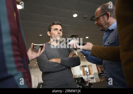 Genf, Belgien. 30. August 2023. Philippe Bormans, CEO der Union, stellte sich am Mittwoch, den 30. August 2023 in Genf, Schweiz, während eines Pressespreches der belgischen Fußballmannschaft Royale Union Saint Gilloise vor. Das Team bereitet sich auf das morgige Spiel gegen den Schweizer FC Lugano vor, die Rückrunde des Play-offs für den UEFA Europa League-Wettbewerb. BELGA PHOTO LAURIE DIEFFEMBACQ Credit: Belga News Agency/Alamy Live News Stockfoto