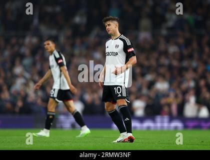 Craven Cottage, Fulham, London, Großbritannien. 29. August 2023. EFL Carabao Cup Football, Fulham versus Tottenham Hotspur; Tom Cairney von Fulham Credit: Action Plus Sports/Alamy Live News Stockfoto