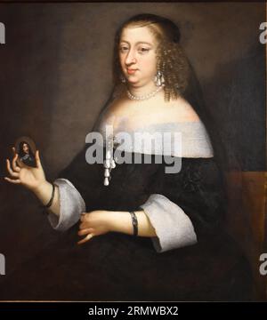 Anne d’Autriche endeuillée présentant le Portrait en miniature de Louis XIII. Zwischen 1644 und 1645 von Henri und Charles Beaubrun Stockfoto