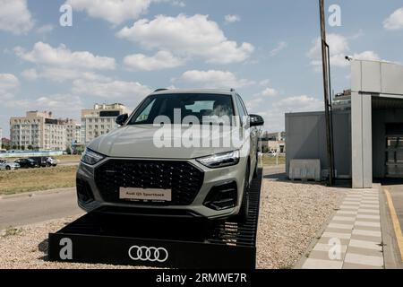 Minsk, Belarus, August 2023 - Audi Q5 Sportback elektrischer mittelgroßer Luxus-Crossover-SUV Stockfoto