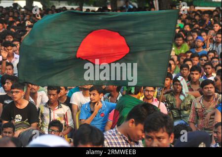 Die bangladeschischen Nationalkricketspieler werden vom BCB herzlich empfangen, um ihre WM-Leistung in der Manik Mia Avenue, Dhaka, Bangladesch, Stockfoto