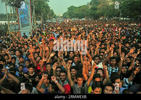 Die bangladeschischen Nationalkricketspieler werden vom BCB herzlich empfangen, um ihre WM-Leistung in der Manik Mia Avenue, Dhaka, Bangladesch, Stockfoto