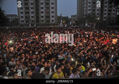 Die bangladeschischen Nationalkricketspieler werden vom BCB herzlich empfangen, um ihre WM-Leistung in der Manik Mia Avenue, Dhaka, Bangladesch, Stockfoto