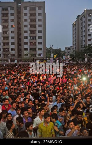 Die bangladeschischen Nationalkricketspieler werden vom BCB herzlich empfangen, um ihre WM-Leistung in der Manik Mia Avenue, Dhaka, Bangladesch, Stockfoto