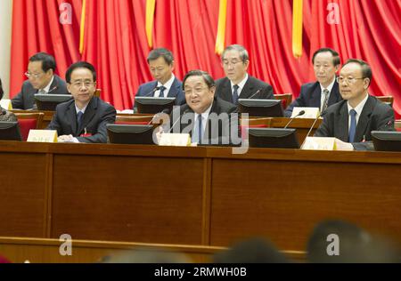 (141029) -- PEKING, 29. Oktober 2014 -- Yu Zhengsheng (C Front), Vorsitzender des Nationalen Komitees der Politischen Konsultativkonferenz des chinesischen Volkes (CPPCC), spricht auf der Abschlusssitzung der 8. Sitzung des Ständigen Komitees des 12. nationalen Komitees des CPPCC in Peking, China, 29. Oktober 2014. ) (Zkr) CHINA-YU ZHENGSHENG-CPPCC MEETING(CN) XiexHuanchi PUBLICATIONxNOTxINxCHN Peking OKT 29 2014 Yu Zheng Sheng C Front Vorsitzender des Nationalkomitees der chinesischen Prominenten S politische Beratungskonferenz CPPCC spricht auf der ABSCHLUSSSITZUNG der 8. Tagung des Thi Stockfoto