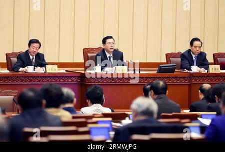 (141101) -- PEKING, 1. November 2014 -- Zhang Dejiang (C), Vorsitzender des Ständigen Ausschusses des Nationalen Volkskongresses Chinas (NPC), spricht bei der Abschlusssitzung der 11. Sitzung des Ständigen Ausschusses des 12. Nationalen Volkskongresses in Peking, Hauptstadt Chinas, am 1. November 2014. ) (lfj) CHINA-BEIJING-ZHANG DEJIANG-NPC ABSCHLUSSSITZUNG YaoxDawei PUBLICATIONxNOTxINxCHN Peking 1. November 2014 Zhang Dejiang C Vorsitzender des Thing Committee of China S National Prominties S Kongress NPC spricht BEI der ABSCHLUSSSITZUNG der 11. Sitzung des Thing Committee des 12. National Celebr Stockfoto