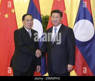 (141108) -- PEKING, 8. November 2014 -- der chinesische Präsident Xi Jinping (R) trifft sich mit dem laotischen Präsidenten Choummaly Sayasone in der Großen Halle des Volkes in Peking, der Hauptstadt Chinas, am 8. November 2014. ) (lmm) CHINA-BEIJING-XI JINPING-LAOS-CHOUMMALY SAYASONE-MEETING (CN) DingxLin PUBLICATIONxNOTxINxCHN Peking 8. November 2014 der chinesische Präsident Xi Jinping r trifft sich mit LAO-Präsident Choummaly Sayasone in der Großen Halle der Berühmtheiten in Peking, Hauptstadt Chinas, 8. November 2014 Stockfoto