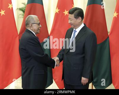 (141108) -- PEKING, 8. November 2014 -- der chinesische Präsident Xi Jinping (R) trifft sich mit dem bangladeschischen Präsidenten Abdul Hamid in der Großen Halle des Volkes in Peking, der Hauptstadt Chinas, am 8. November 2014. ) (Zkr) CHINA-PEKING-XI JINPING-BANGLADESCH-ABDUL HAMID-MEETING (CN) PangxXinglei PUBLICATIONxNOTxINxCHN Peking 8. November 2014 der chinesische Präsident Xi Jinping r trifft sich mit dem bangladeschischen Präsidenten Abdul Hamid in der Großen Halle der Prominenten in Peking Hauptstadt Chinas 8. November 2014 CCR China Peking NOXi Jinping Bangladesch PINXCHIXZIXZIXNNNNCHIXCN Stockfoto