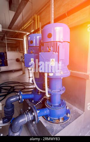 Kesselstation, Kesselraum. Maschinenraum, technische Ausrüstung. Stockfoto