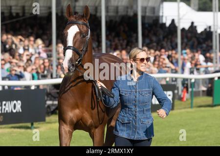 Burghley House, Lincolnshire, Großbritannien, 30. August 2023 Zara Tindall mit ihrer Horse Class Affair nimmt an der Tierarztprüfung bei den 2023 Defender Burghley Horse Trials Teil Picture Credit Tim Scrivener/Alamy Live News Stockfoto